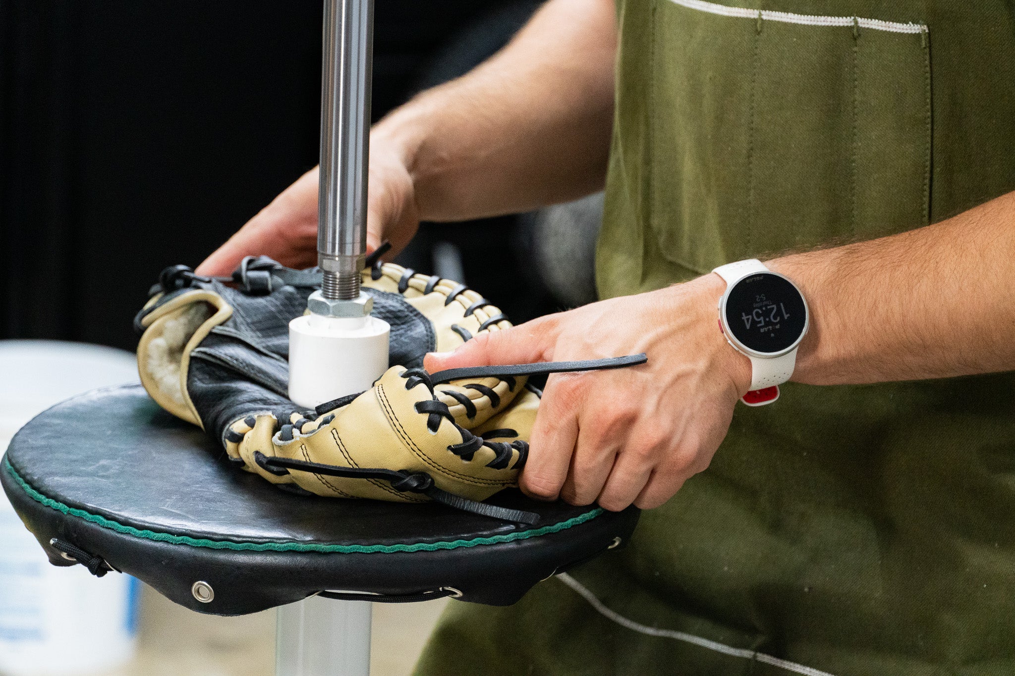 How To Break In Glove The Complete Guide And Its Easier Than You Think - ziujbzz